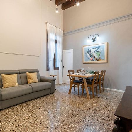 Apartment Sisila Velence Kültér fotó