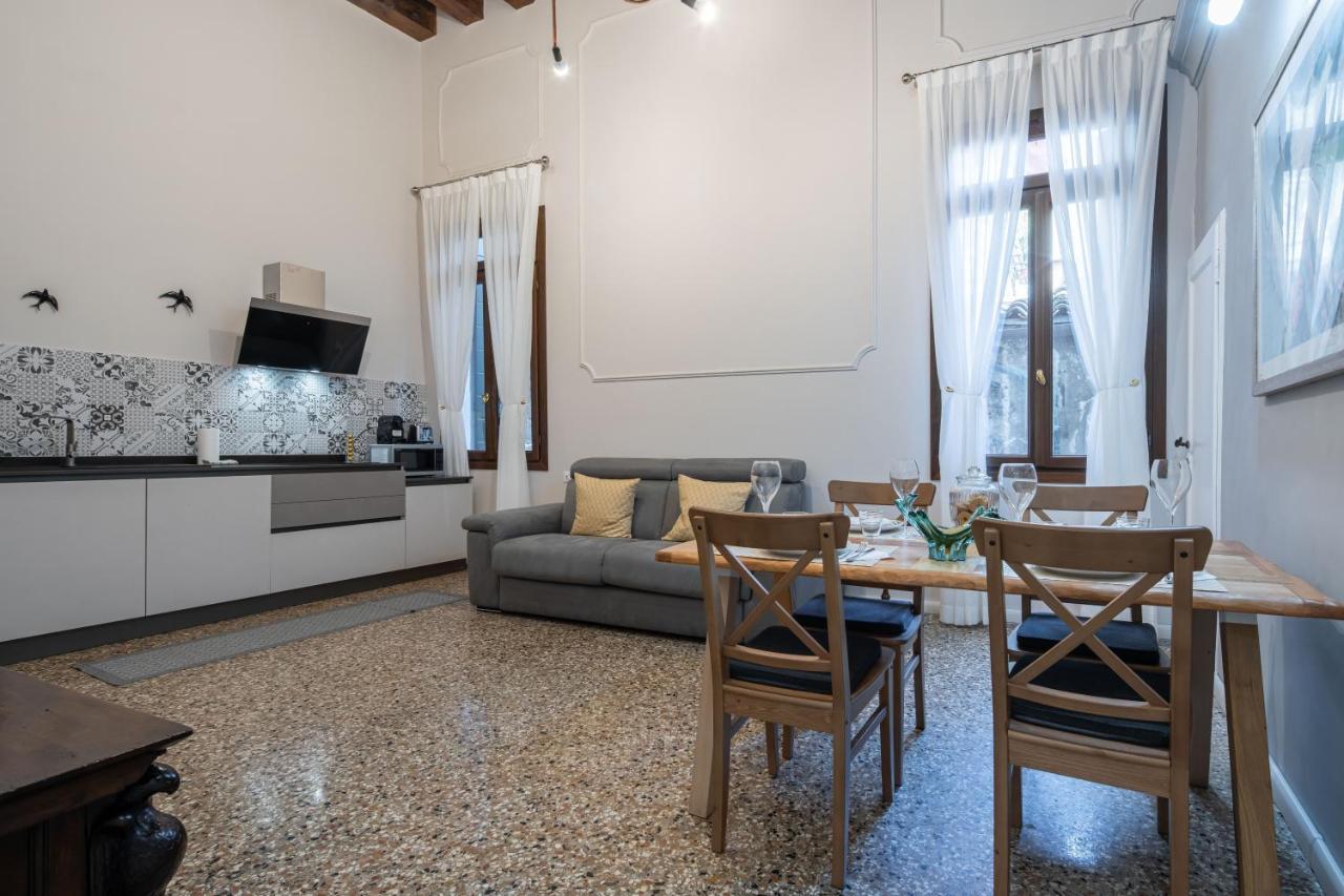 Apartment Sisila Velence Kültér fotó