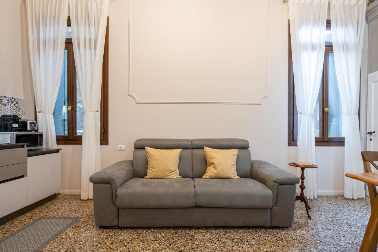 Apartment Sisila Velence Kültér fotó